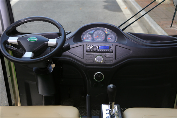 17座電動觀光車-駕駛室