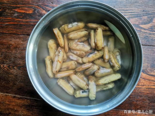 這個海鮮被稱作“小人仙”,肉質肥美,用這個方法做,一盤不夠吃 這個海鮮被稱作“小人仙”,肉質肥美,用這個方法做,一盤不夠吃