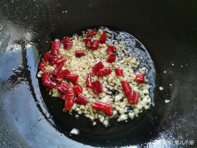 這個海鮮被稱作“小人仙”,肉質肥美,用這個方法做,一盤不夠吃 這個海鮮被稱作“小人仙”,肉質肥美,用這個方法做,一盤不夠吃